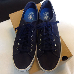 EUC!!  Women's Size 11 Navy Keds